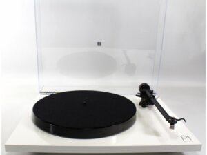 REGA Planar 1 plus